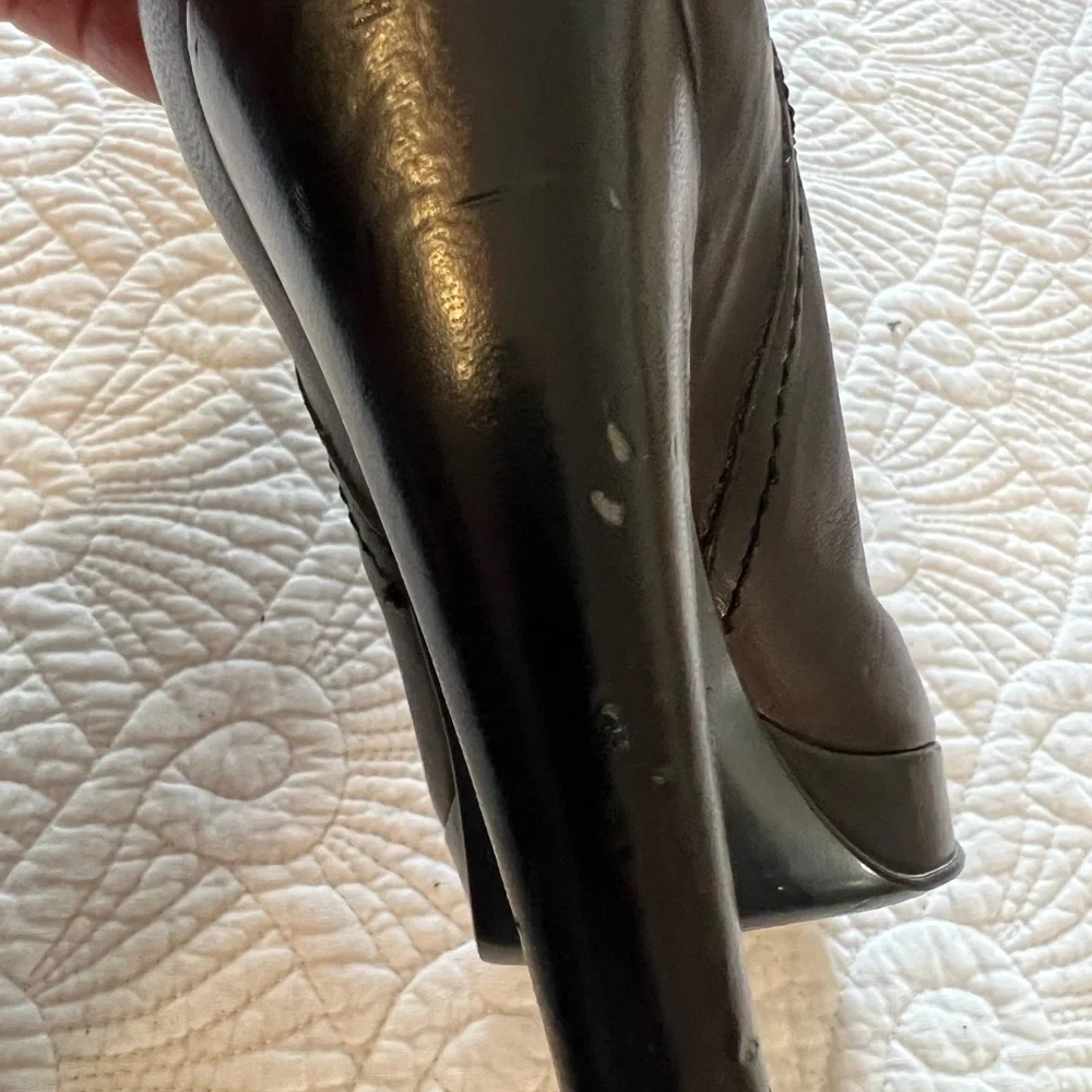 Italian Made Elegant Black Lamb leather Knee-High Women's Boots